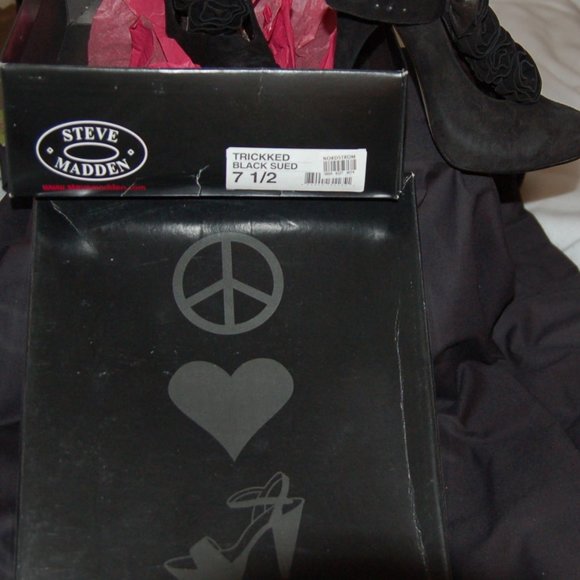 STEVE MADDEN TRICKKED BLACK PUMPS - Picture 8 of 8